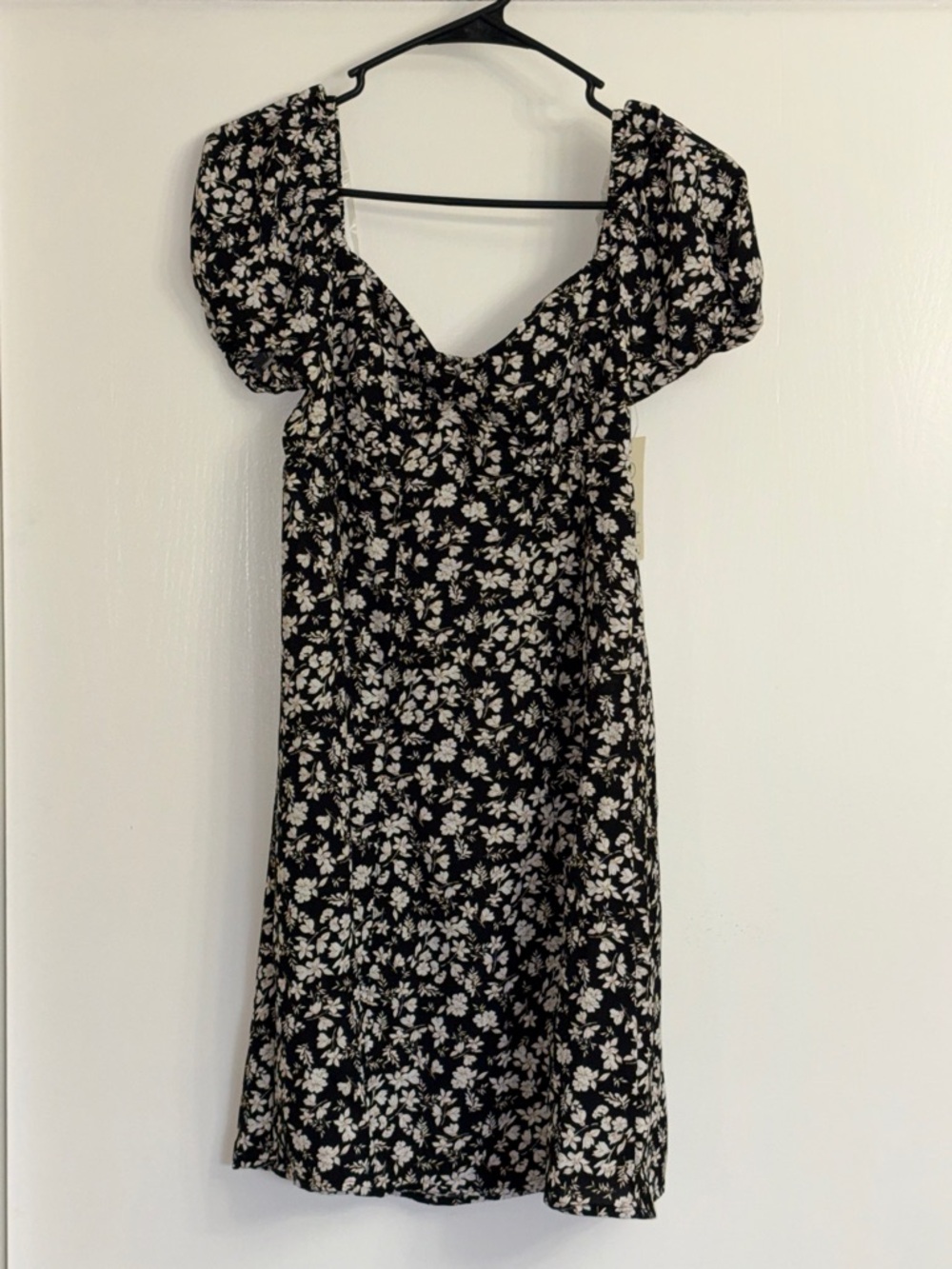 No Boundaries Black and White Floral Puff-Sleeve Midi Dress